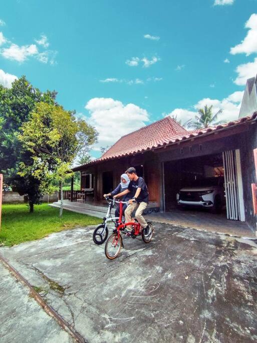 Ndalem Arsita Villa Yogyakarta Eksteriør billede